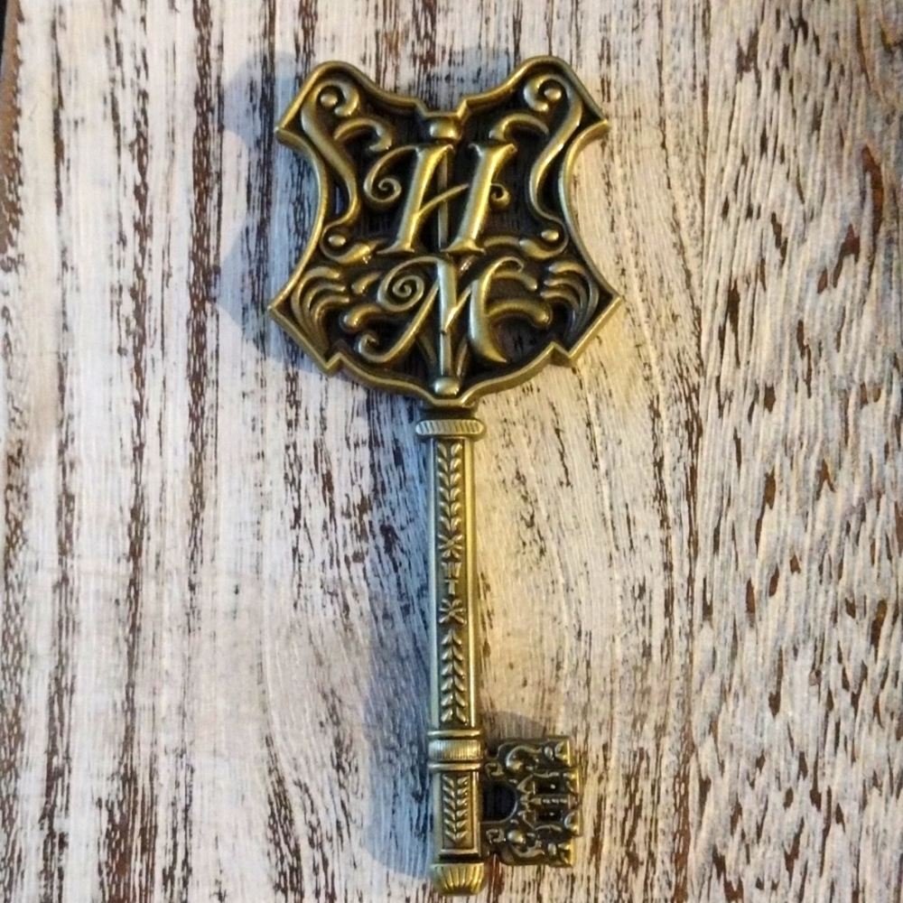 Headmaster key Harry Potter wizarding trunk EXTREMELY RARE